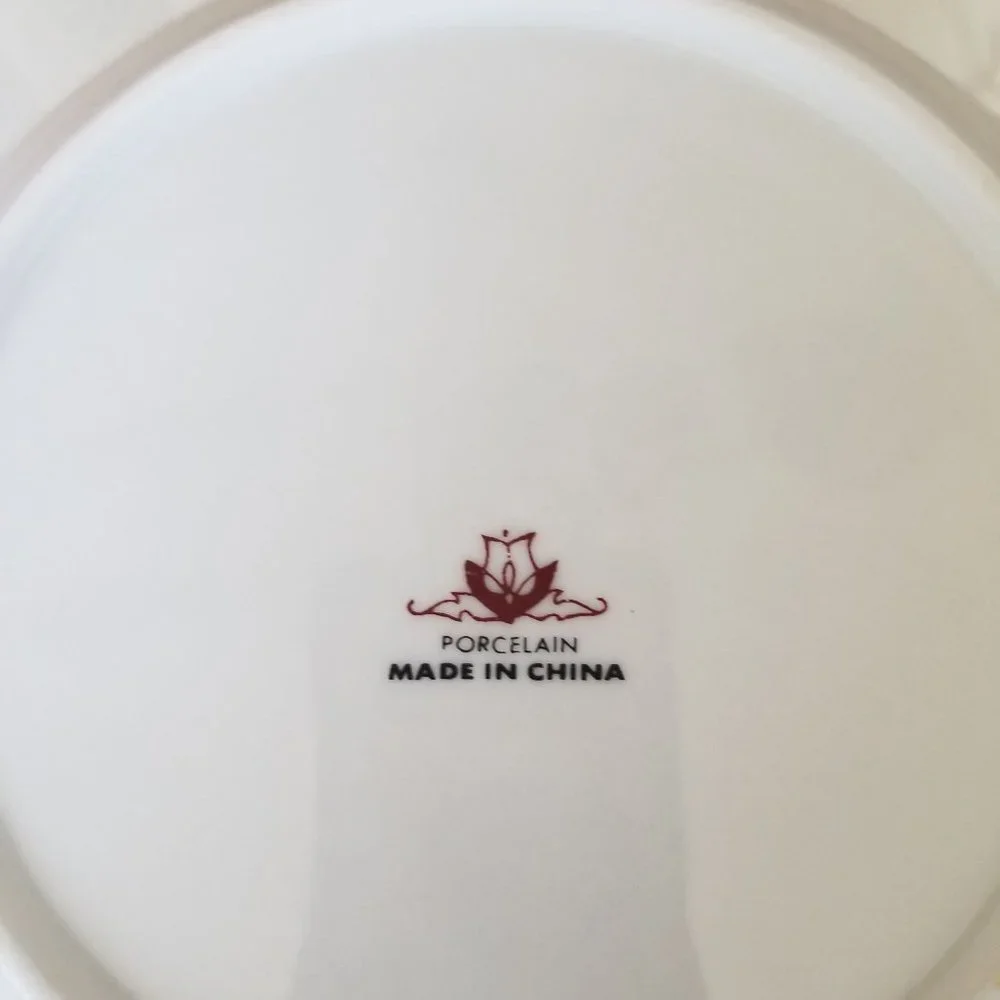 Dinner Plate - Pattern Looks like Rothschild - Picture 2 of 3